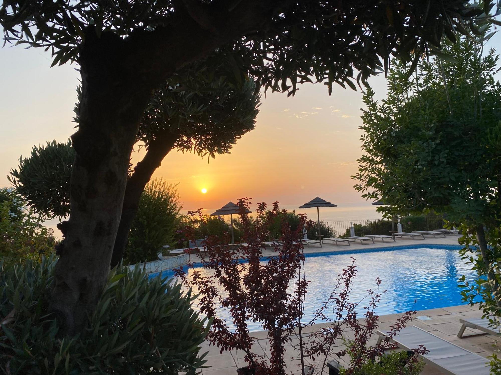 Le Thyreneen Sari-Solenzara Bagian luar foto